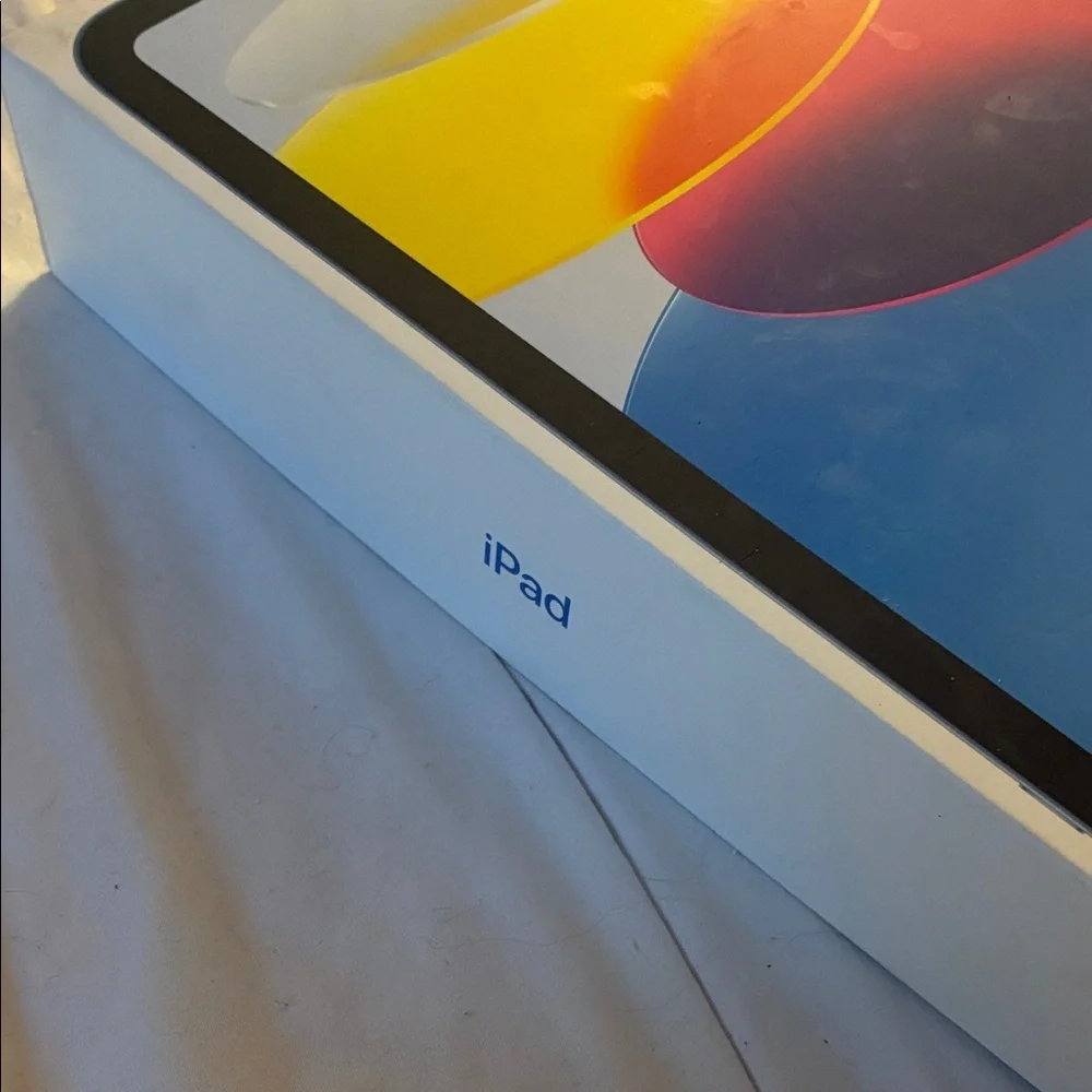 Apple iPad A16 Box